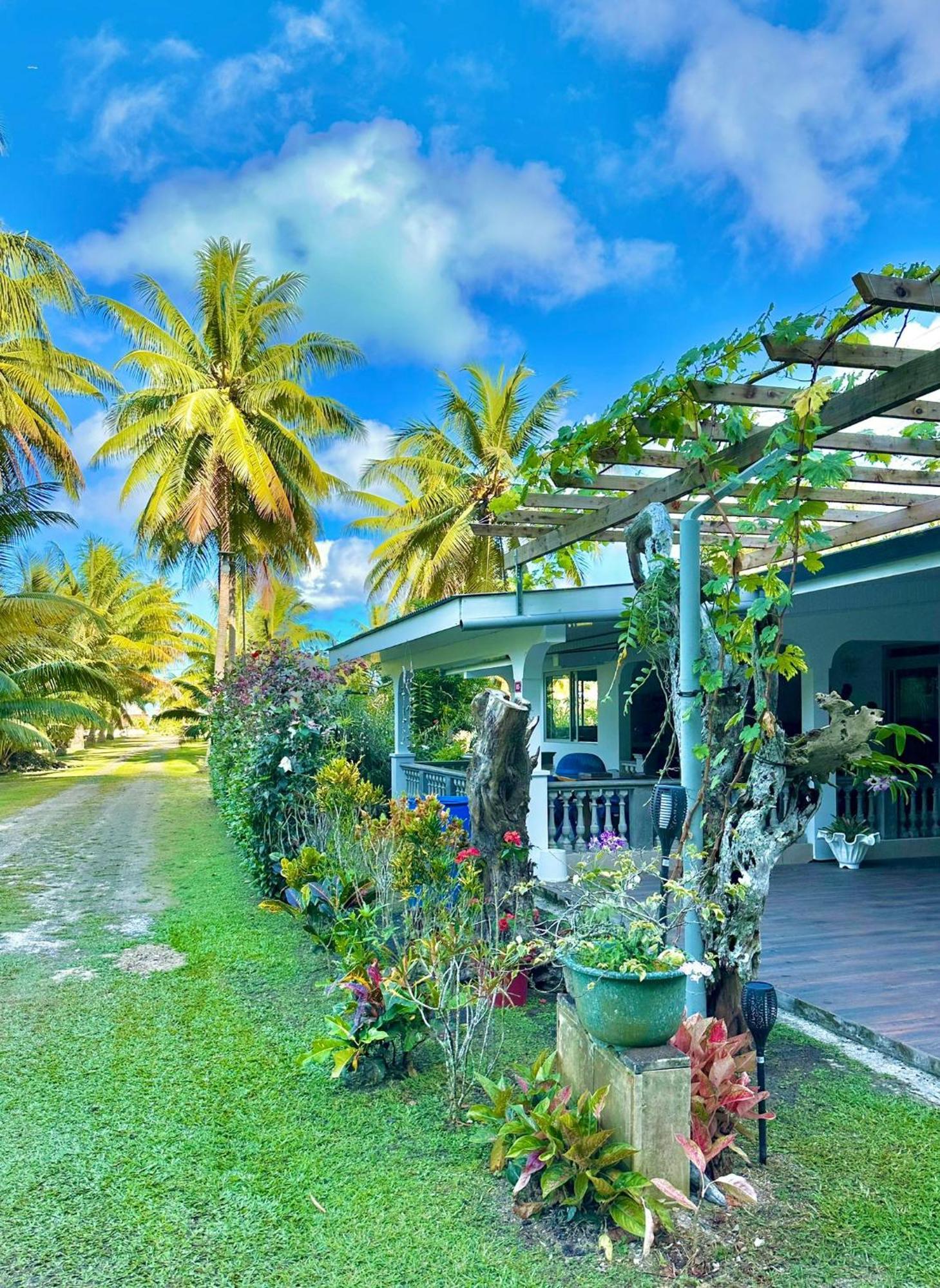 Chez Vaiana Bed & Breakfast Parea Exterior photo